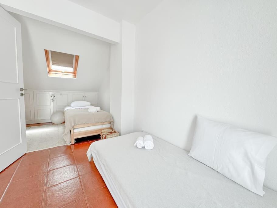 Costa Inn Beach House With Pool By Homeful Homes Costa da Caparica Extérieur photo