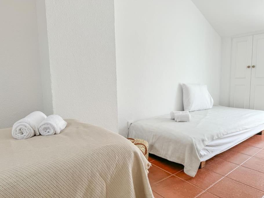 Costa Inn Beach House With Pool By Homeful Homes Costa da Caparica Extérieur photo